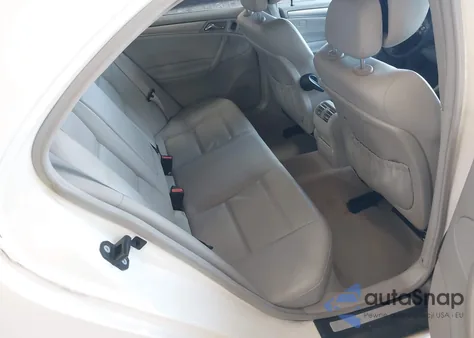 2006 Mercedes-Benz C 230 Sport from USA, damaged, VIN WDBRF52H56A892608